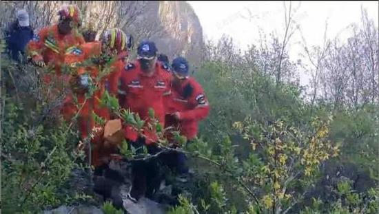 北京女游客新乡失足坠崖身亡，救援队：走的是放羊路